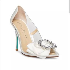 Betsey Johnson Moxie Pumps 🤍